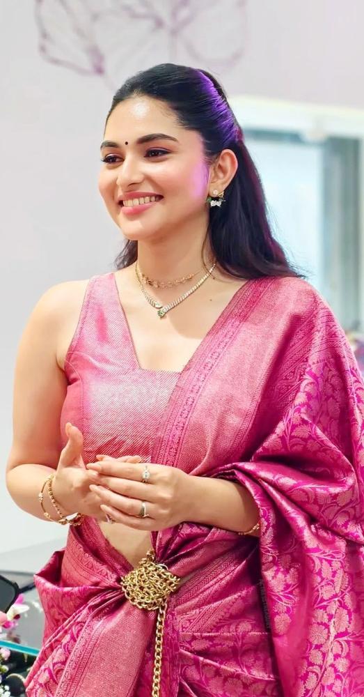 kayadu-lohar-indian-actress-and-model