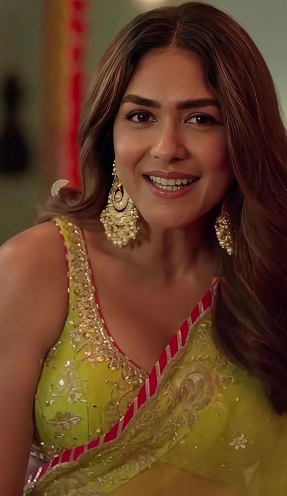 actress-mrunal-thakur-photos