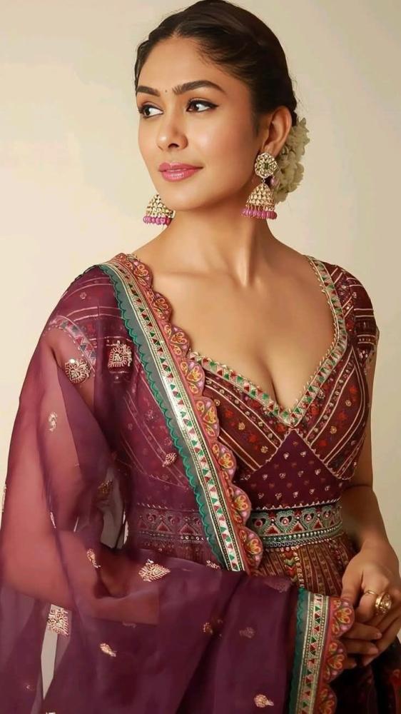 actress-mrunal-thakur-photos