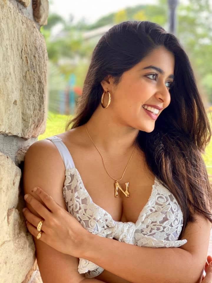 nikita-sharma-hot-photoshoot