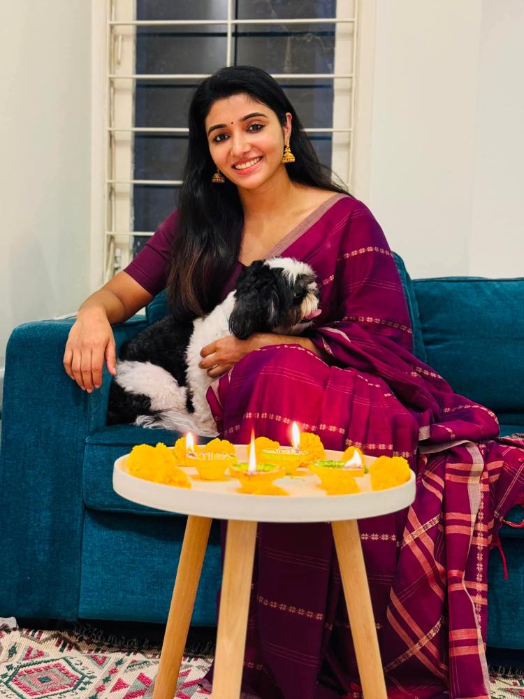malayalam-actress-mirnaa-menon-photos