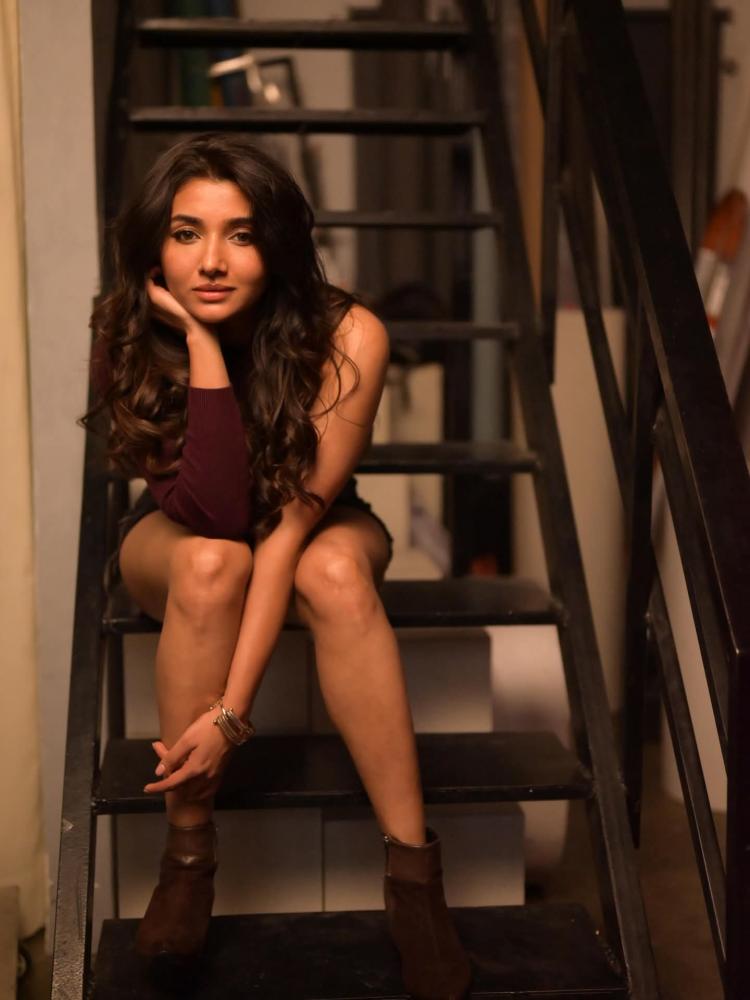 malayalam-actress-mirnaa-menon-photos