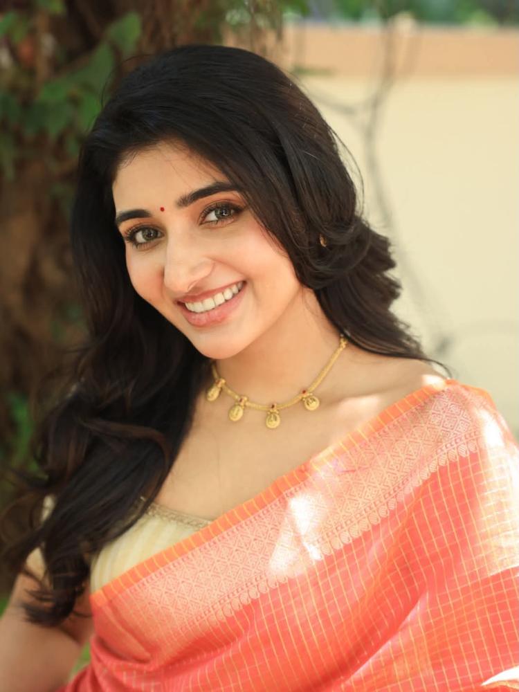 malayalam-actress-mirnaa-menon-photos