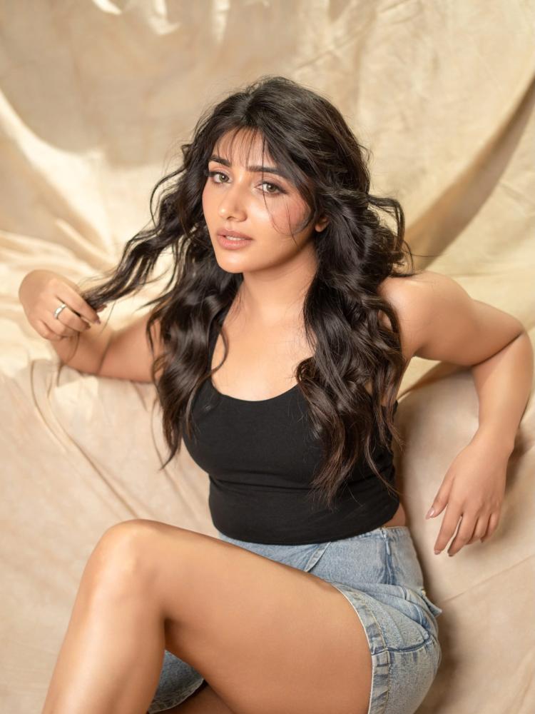 malayalam-actress-mirnaa-menon-photos