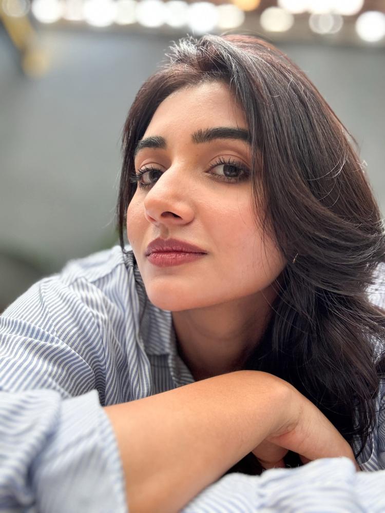 malayalam-actress-mirnaa-menon-photos