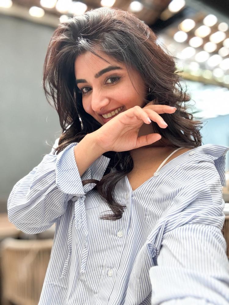 malayalam-actress-mirnaa-menon-photos