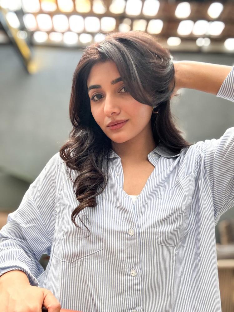 malayalam-actress-mirnaa-menon-photos