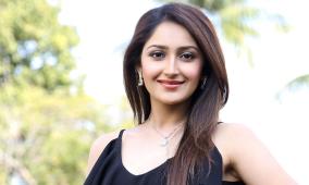 actor-sayyeshaa-with-big-hero-s-after-married