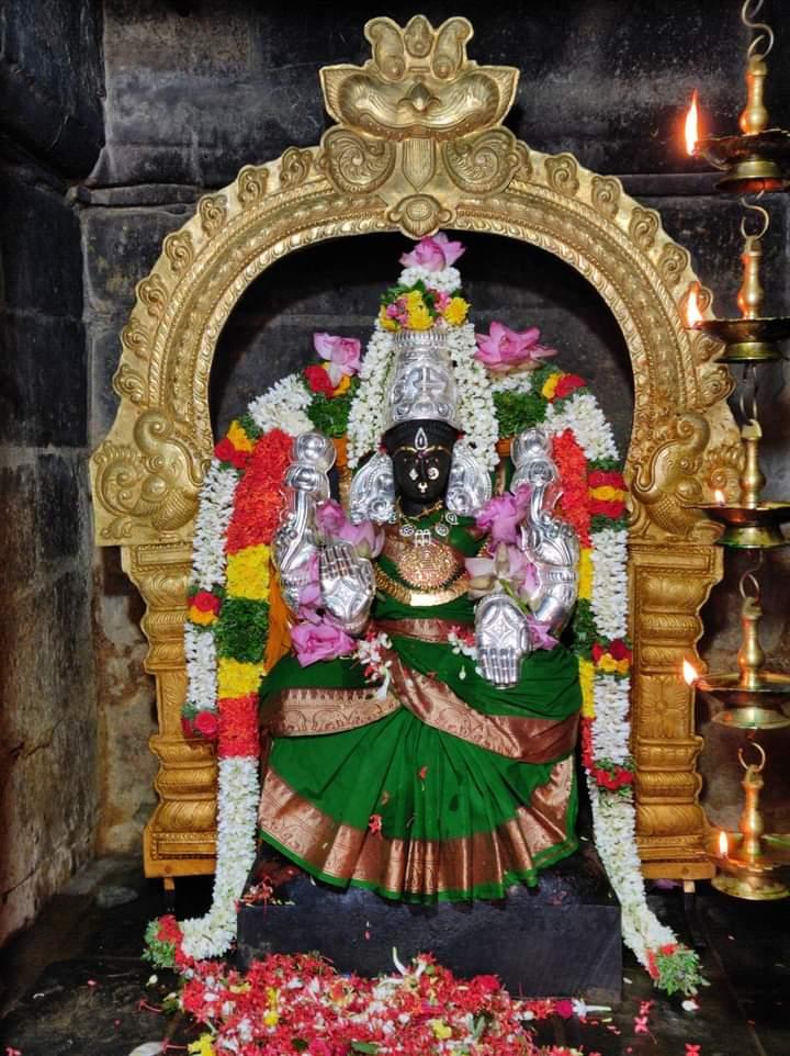 ashta-lakshmi-who-bestows-grace