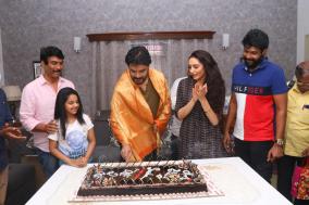 sundar-c-celebrating-his-birthday-with-the-one-2-one-crew
