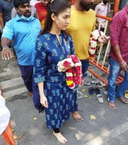 nayanthara-with-katalan-at-the-kabaliswarar-temple