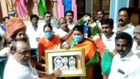 durga-stalin-prayers-at-thirukadaiyur
