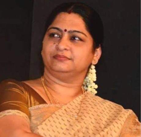 news-reader-and-actress-meera-krishnan