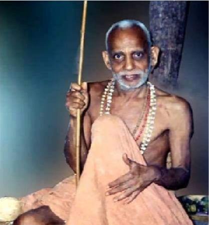 kanchi-maha-periyava-austria-women-s-blessing