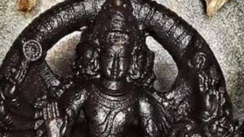 azhagaputhur-sangu-chakkaram-murugan-temple