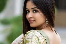 beauty-girl-kavithai