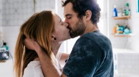 kissing-reason