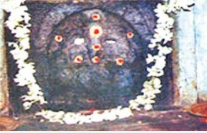 poo-vizhungi-pillaiyar-temple-thanjavur