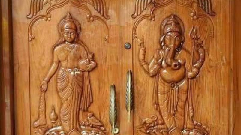 veetu-thalai-vasal-kathavu-kula-deivam