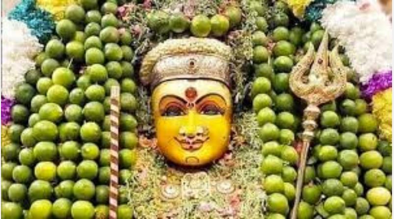 elumitcham-maalai-amman-poojai