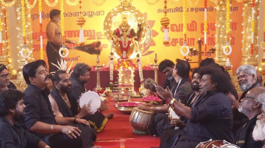 yogi-babu-iyappa-swamy-song