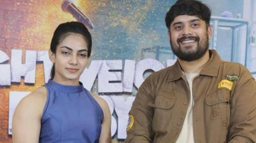 light-weight-baby-movie-vikkals-vikram