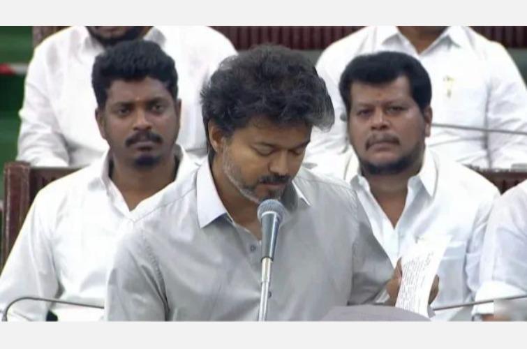 cm-vijay-announced-3-cylinder-free
